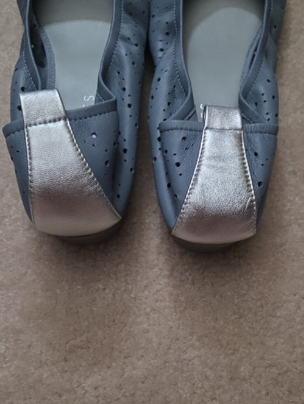 AEROSOLES Blue Ballet Flats with Silver Back - Picture 5 of 7